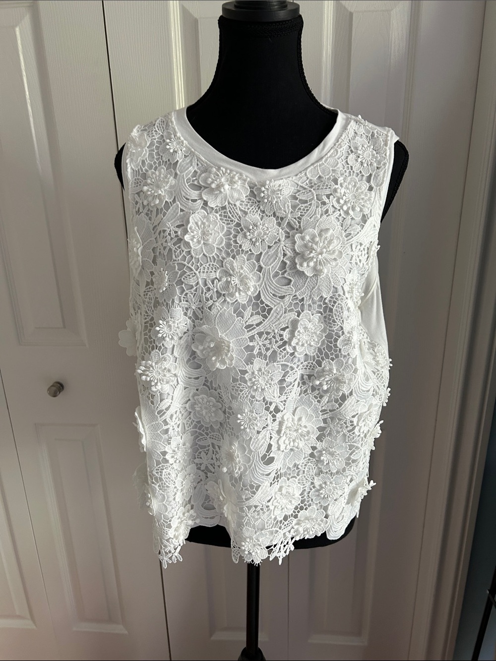 White Floral Lace Sleeveless Camisole Top
